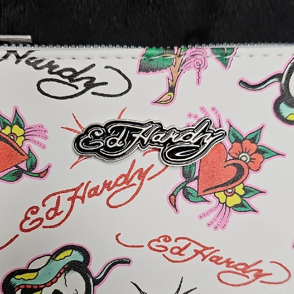 NWT Ed Hardy Tattoo-Styled White Mini Shoulder Bag Skulls, Roses, Hearts - Picture 3 of 11